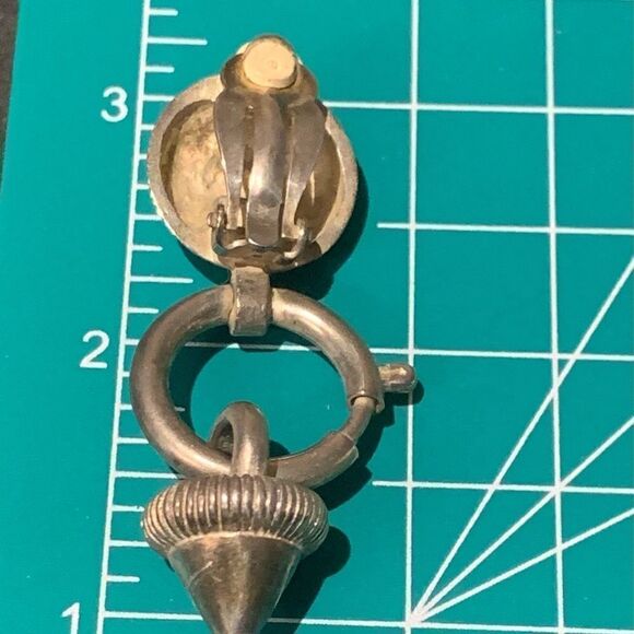 Vintage Karl Lagerfeld silver logo long dangle pearl clip earrings 1980’s runway - Picture 14 of 16